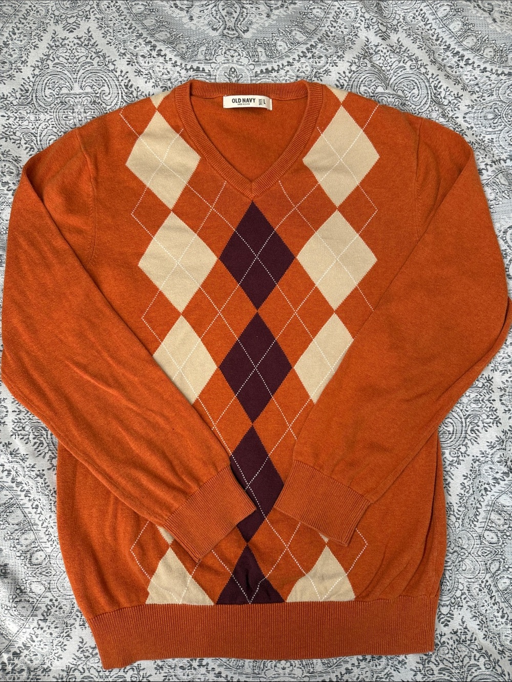 Old Navy Men's Orange Argyle V-Neck Sweater w/Cream and Burgundy Accents - Large